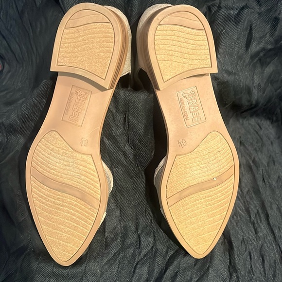 New Stylish Flats - Picture 3 of 3